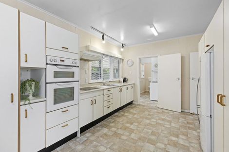 Photo of property in 214 Waddington Drive, Naenae, Lower Hutt, 5011