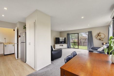 Photo of property in 2/21 Dunedin Street, Redwood, Christchurch, 8051