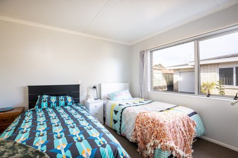 Photo of property in 3/10 Karamu Street, Strandon, New Plymouth, 4312
