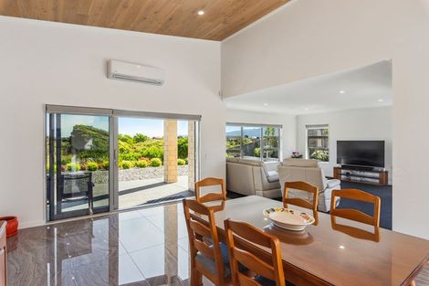 Photo of property in 15 Taranui Way, Paraparaumu Beach, Paraparaumu, 5032