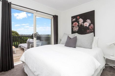 Photo of property in 1 Hartley Terrace, Massey, Auckland, 0614