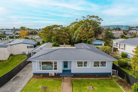 Photo of property in 51 Eatwell Avenue, Paraparaumu Beach, Paraparaumu, 5032