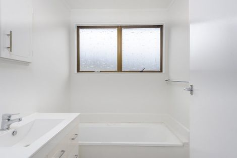 Photo of property in 19 Matipo Crescent, Pukete, Hamilton, 3200