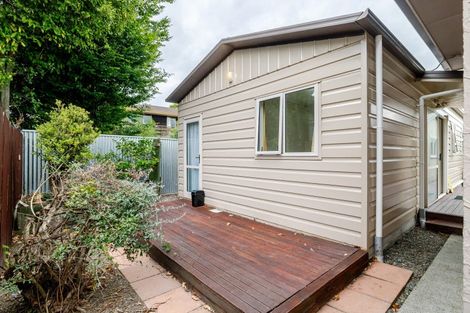 Photo of property in 86 Wikiriwhi Crescent, Awapuni, Palmerston North, 4412