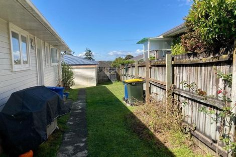 Photo of property in 93 Roberts Road, Te Atatu South, Auckland, 0610