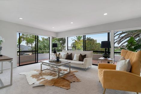 Photo of property in 15 Perendale Close, Somerville, Auckland, 2014