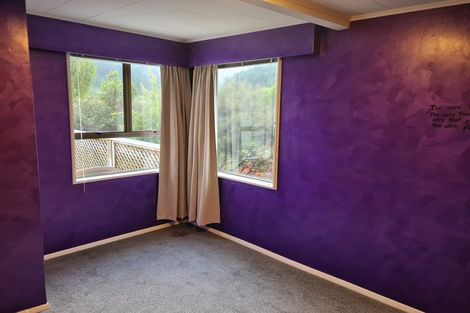 Photo of property in 46 Pinehaven Road, Pinehaven, Upper Hutt, 5019