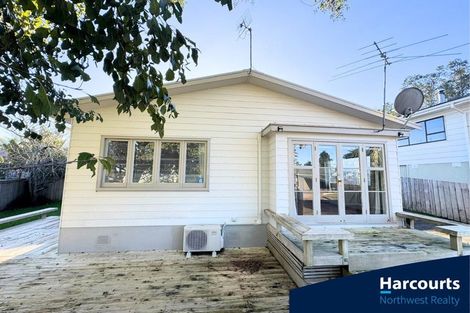 Photo of property in 1a Truscott Place, West Harbour, Auckland, 0618