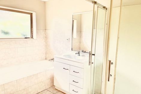 Photo of property in 15 Saybrook Place, Mangere, Auckland, 2022