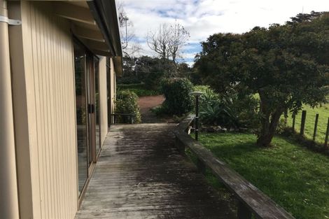 Photo of property in 34 Red Hills Road, Massey, Auckland, 0614
