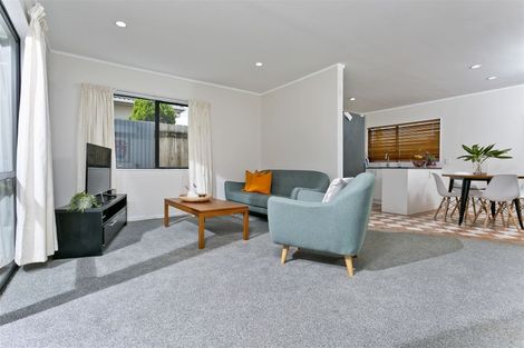 Photo of property in 1/15 Ocean View Road, Hillcrest, Auckland, 0627