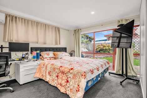 Photo of property in 24 San Domingo Rise, Henderson, Auckland, 0612