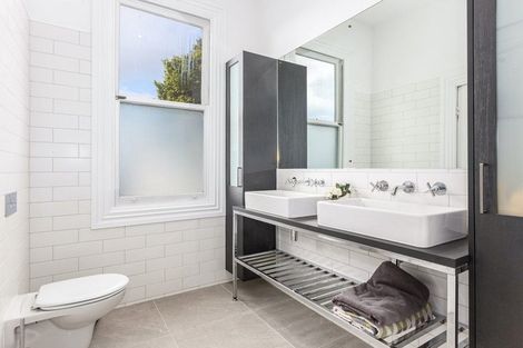 Photo of property in 13 Tinakori Road, Thorndon, Wellington, 6011