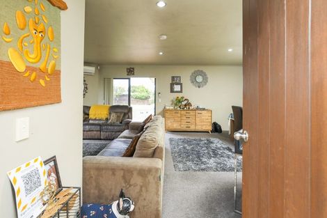 Photo of property in 3 Highbury Place, Nawton, Hamilton, 3200