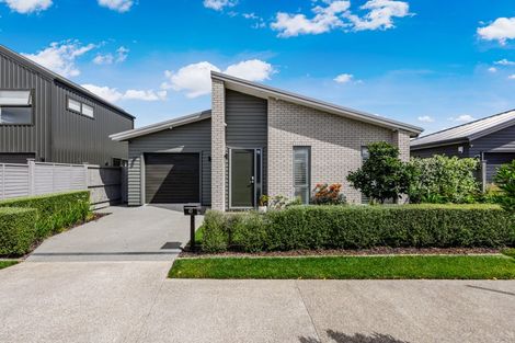 Photo of property in 43 Port Way, Rosehill, Papakura, 2113