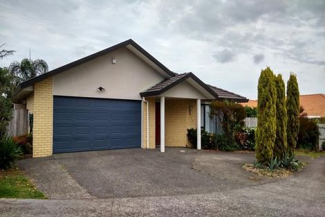 Photo of property in 28 Macnean Drive, East Tamaki Heights, Auckland, 2016