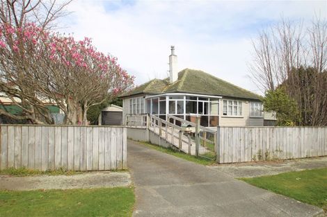 Photo of property in 30 Goldsmith Crescent, Levin, 5510
