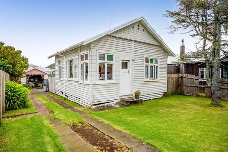 Photo of property in 10 Harbour Street, Moturoa, New Plymouth, 4310