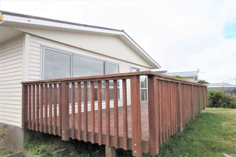 Photo of property in 30 Somes Crescent, Newlands, Wellington, 6037