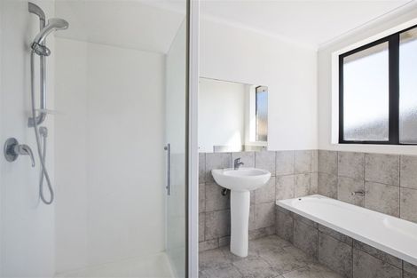 Photo of property in 17 George Arthur Place, Pukekohe, 2120
