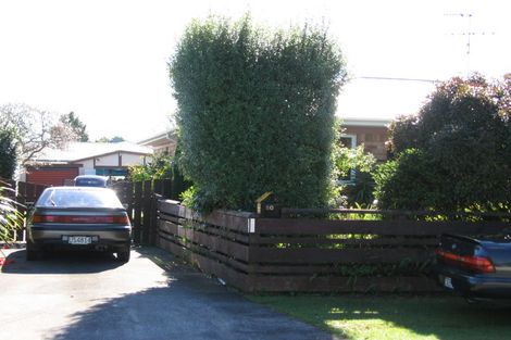Photo of property in 10 Hill Crescent, Papakura, 2110