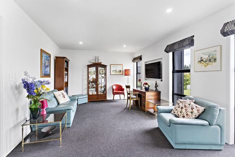 Photo of property in 5 James Kidd Place, Greytown, 5712