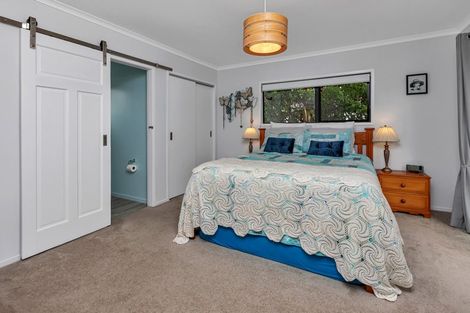 Photo of property in 1 Ishtar Place, One Tree Point, 0118