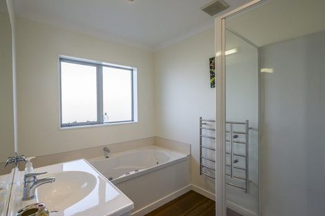 Photo of property in 14 Petrel Close, Paraparaumu Beach, Paraparaumu, 5032