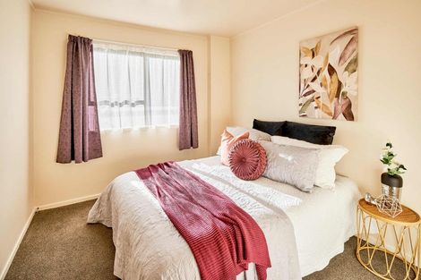 Photo of property in 72b Newlands Road, Newlands, Wellington, 6037