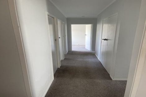 Photo of property in 44 Tamahere Drive, Glenfield, Auckland, 0629