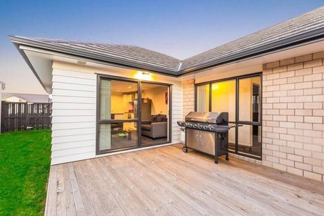 Photo of property in 27 Kotuku Crescent, Takanini, 2112