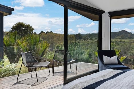 Photo of property in 27 Brownhill Road, Whitford, Manurewa, 2576