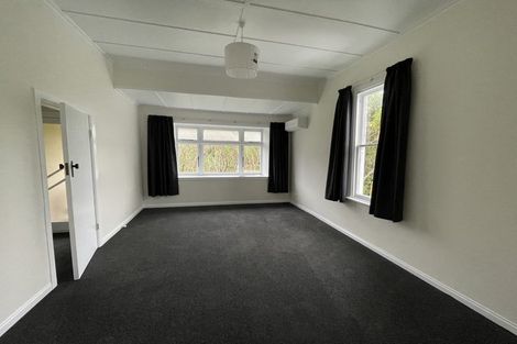 Photo of property in 23 Perrin Place, Kelvin Grove, Palmerston North, 4414