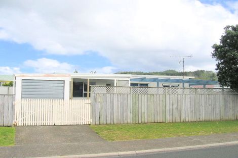 Photo of property in 107 Chartwell Avenue, Whangamata, 3620