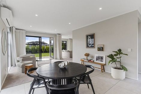 Photo of property in 20 Taikura Avenue, Red Beach, 0932