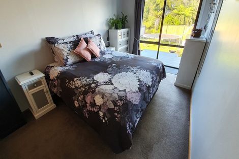 Photo of property in 16 Stirling Drive, Greymouth, 7805