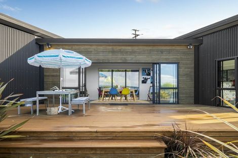 Photo of property in 46 Esplanade, Kaka Point, 9271