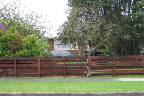 Photo of property in 105 Flanshaw Road, Te Atatu South, Auckland, 0610