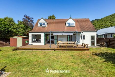 Photo of property in 58 Larchmont Grove, Totara Park, Upper Hutt, 5018