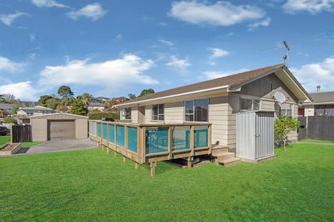 Photo of property in 47 Claverdon Drive, Massey, Auckland, 0614