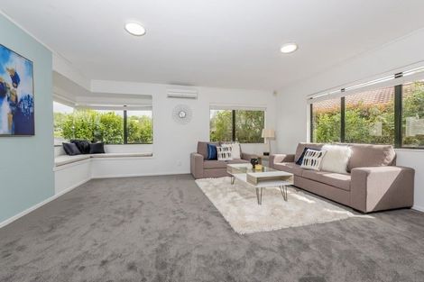 Photo of property in 11 Queen Natalie Place, Massey, Auckland, 0614