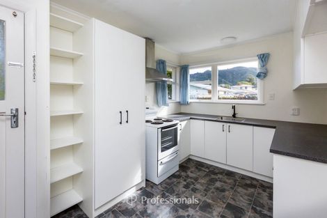 Photo of property in 61 Kashmir Avenue, Clouston Park, Upper Hutt, 5018