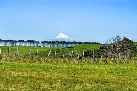 Photo of property in 1017 Main North Road, Onaero, Waitara, 4383
