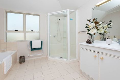 Photo of property in 2/16c Edendale Road, Somerville, Auckland, 2014