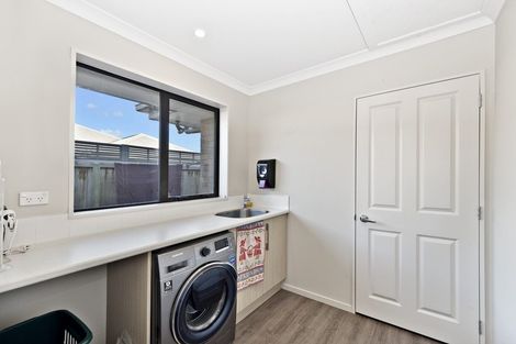 Photo of property in 1 Lloyds Close, Rolleston, 7614