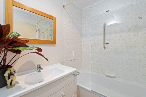 Photo of property in 8 West Hoe Road, Orewa, 0931