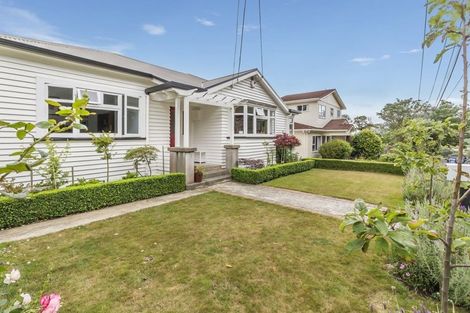 Photo of property in 11 Waikare Street, Karori, Wellington, 6012