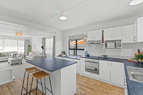 Photo of property in 19 Omori Place, Castlecliff, Whanganui, 4501