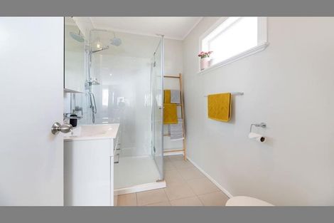 Photo of property in 23a Riserra Drive, Ranui, Auckland, 0612