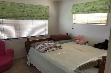 Photo of property in 11 Magic Way, Randwick Park, Auckland, 2105